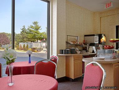 Hotel Ramada By Wyndham Flemington Ristorante foto